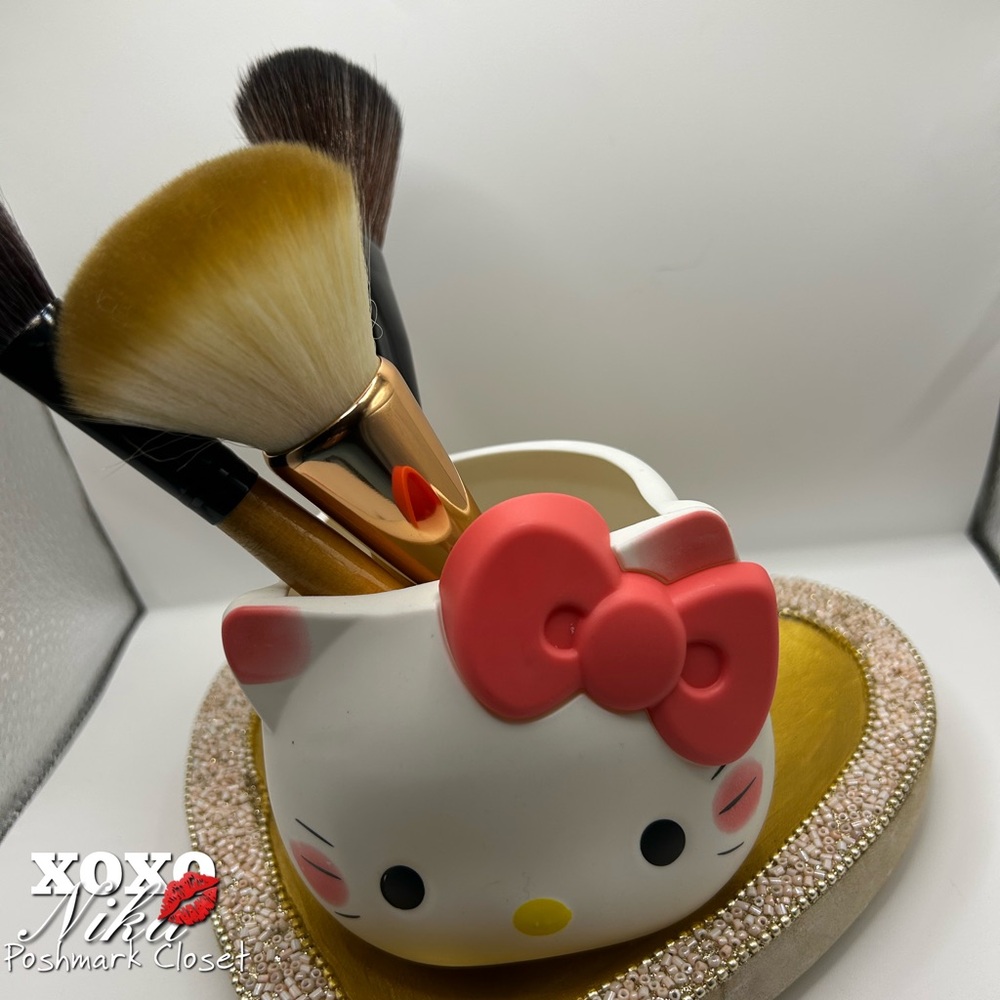 Kitty Makeup Brush Holder *brushes not incuded*